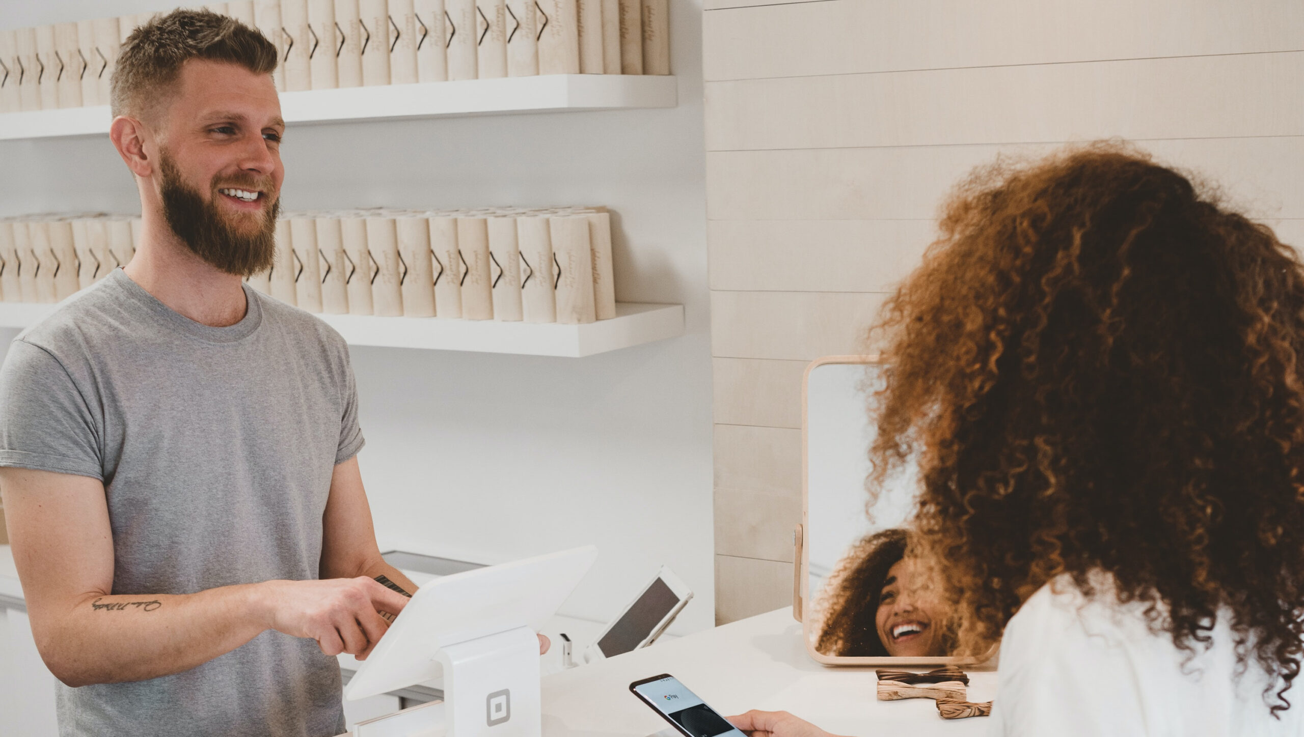 Infographie : 6 conseils pour faire des équipes en magasin l’arme secrète de l’expérience client